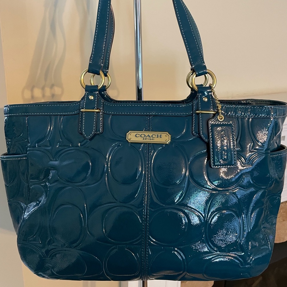 Patent Leather Signature Coach Embossed Tote!